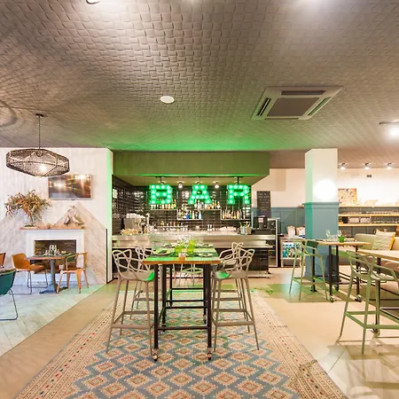 New Colon Hotel