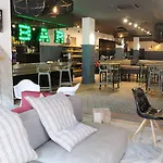 New Colon ホテル