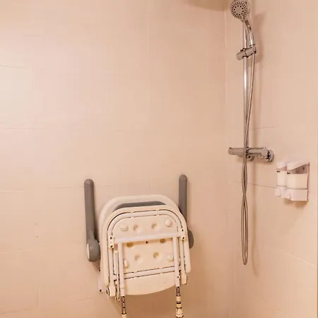 뉴 콜론 호텔